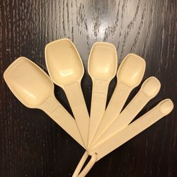  VINTAGE TUPPERWARE Measuring Spoon Set (Vintage Beige