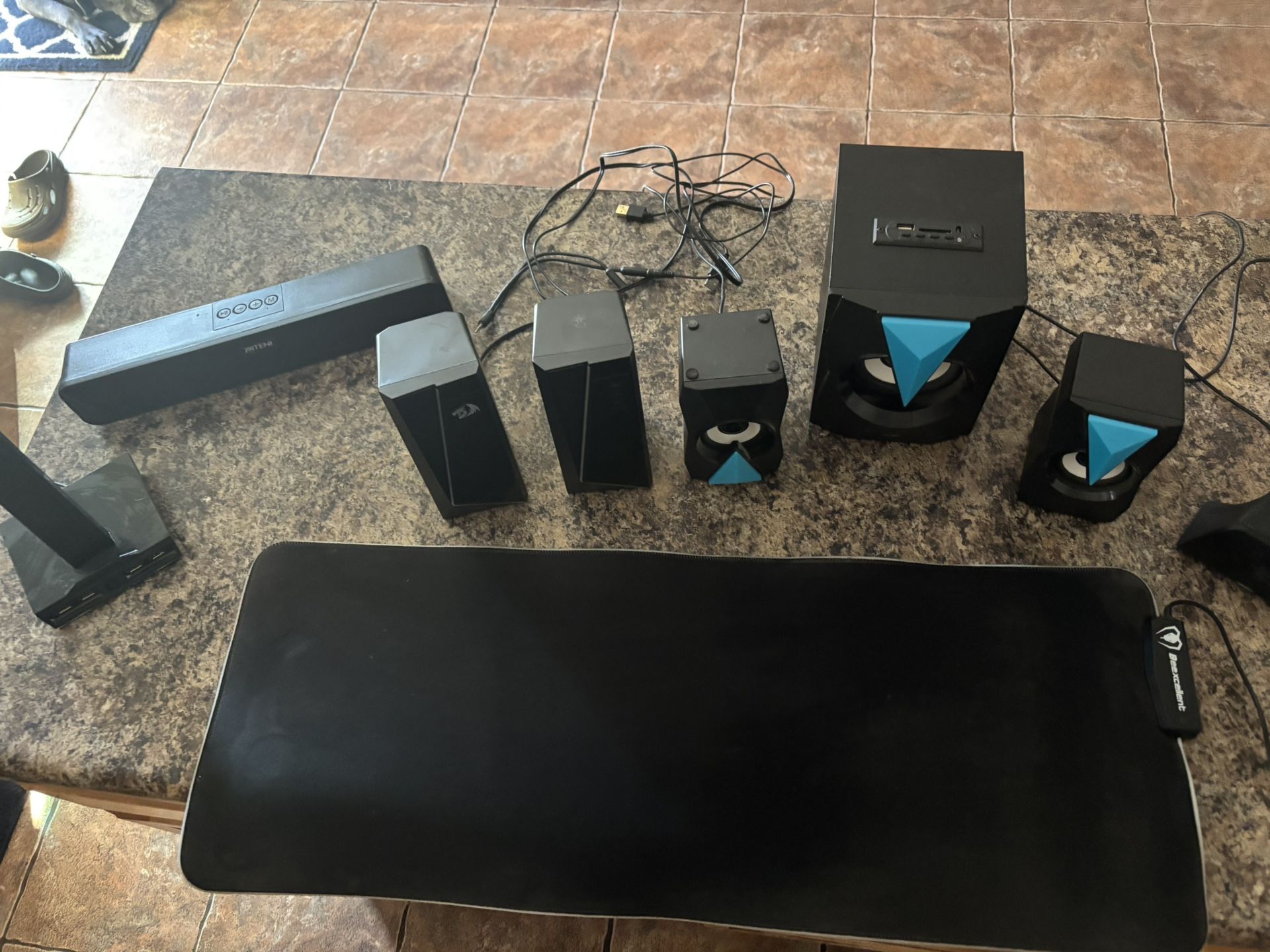 Desktop Speakers And Accessories