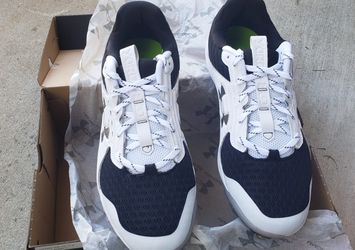 Under Armour baseball - size 11.5