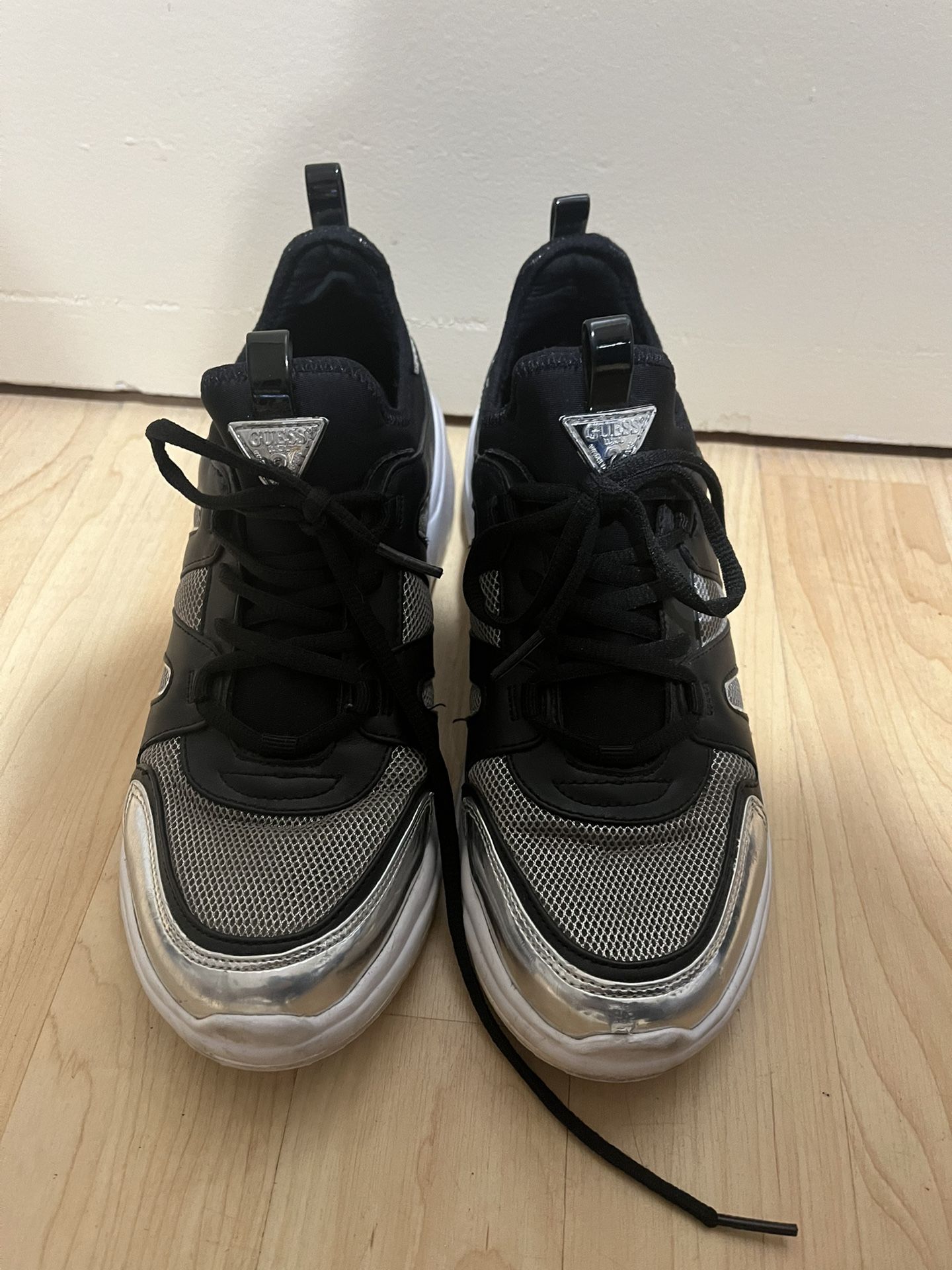 GUESS USA Shoes Size 8.5