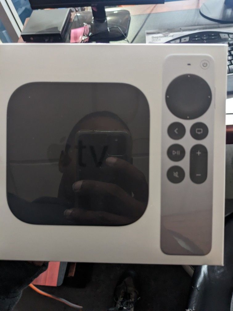 Apple TV 4k 2nd gen W/HDMI Wire