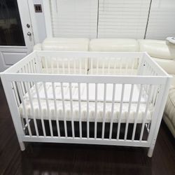 White 2-in-1 Baby Crib With Mattress Included 