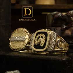 Gold horse ring