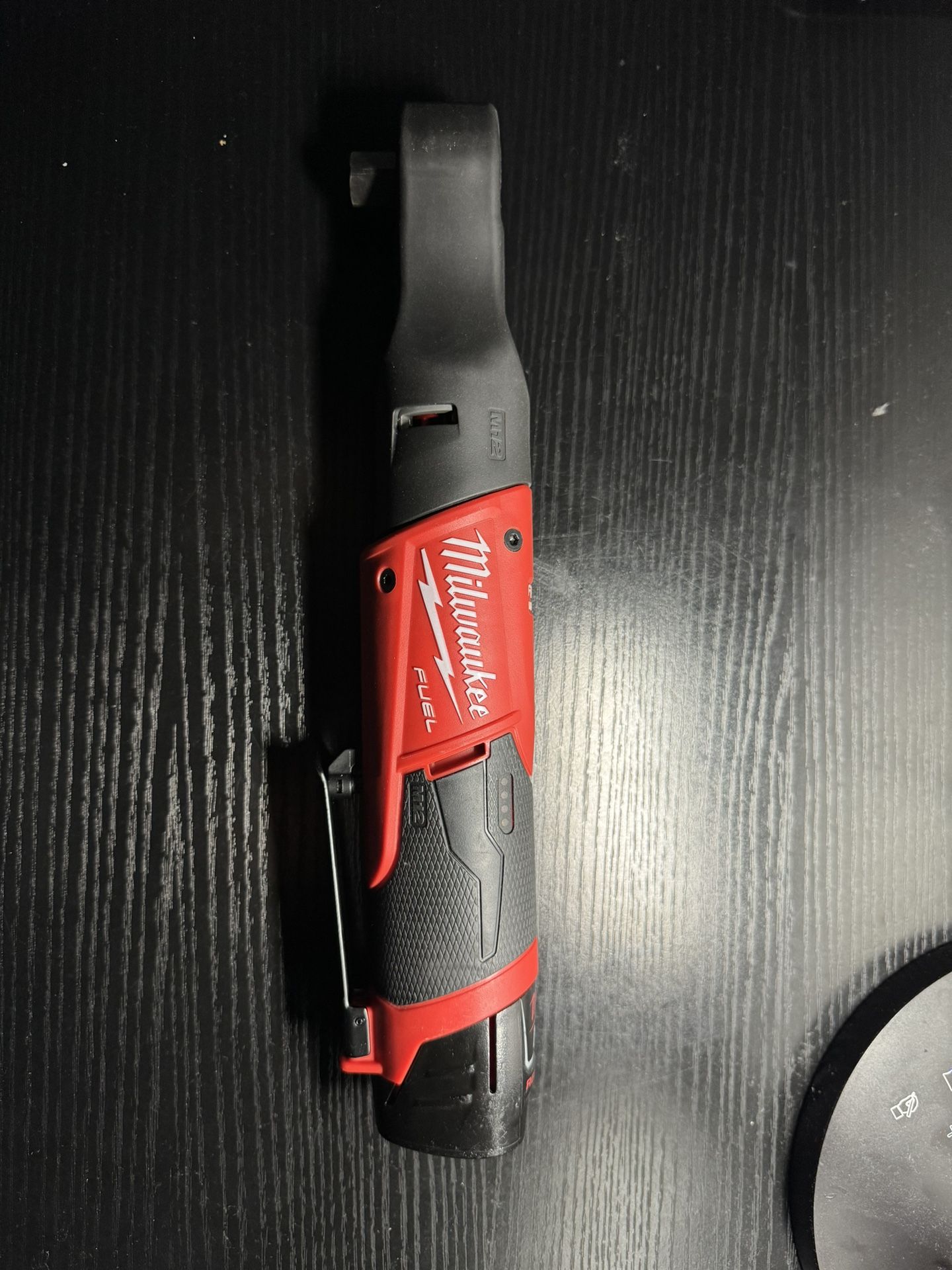 Milwaukee M12 1/2 Ratchet with Boot + Battery 