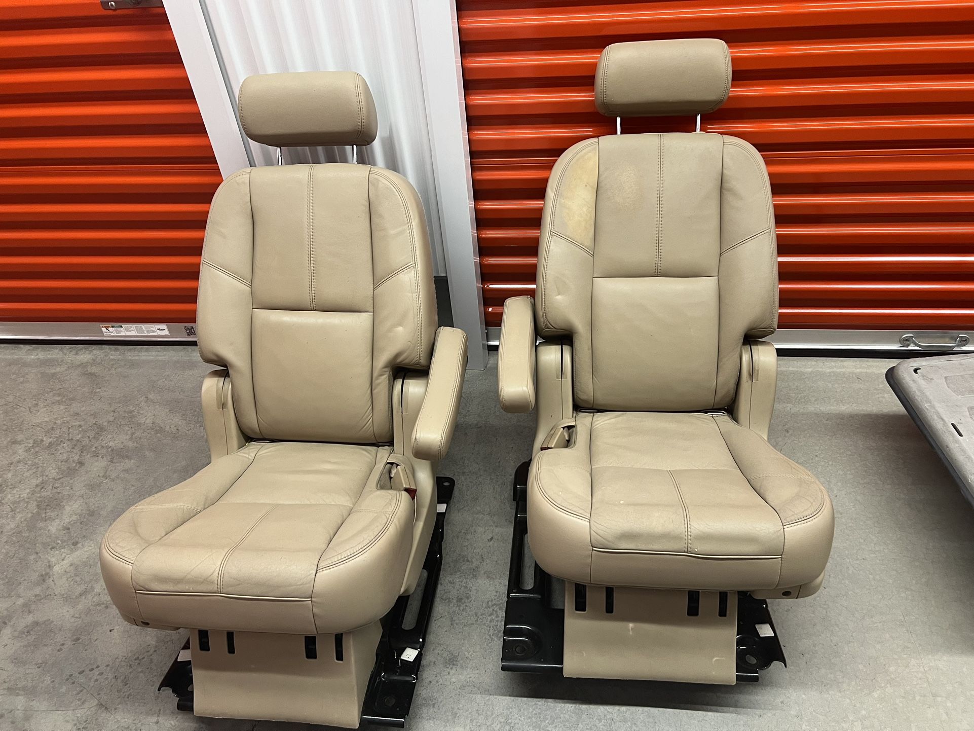 Captain Seats Tan 2008 Yukon GMC Chevy Tahoe Suburban