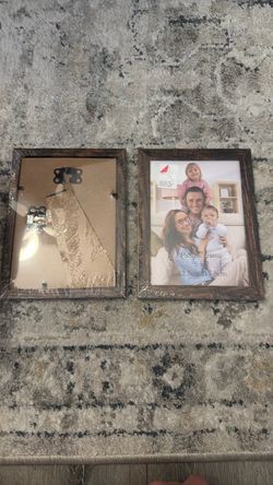 New in box5”x7” picture frames