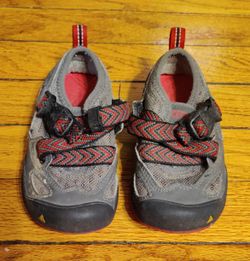 Kids Keen Shoes 9T