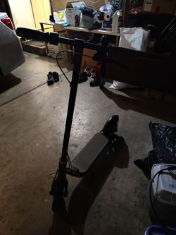 Segway Kickscooter F35 - Electric Scooter (With Charger!)