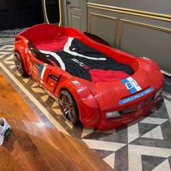 KIDS Race Car Bed with dresser and accessories 