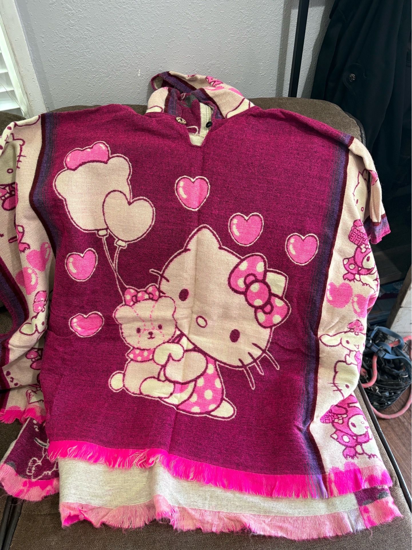 Hello kitty poncho