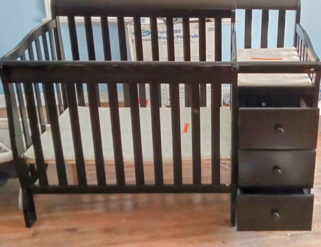 Baby Crib Dark Brown