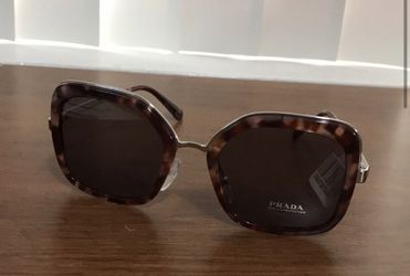 Designer women’s sunglasses - NWT