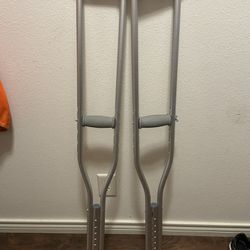 Adult crutches