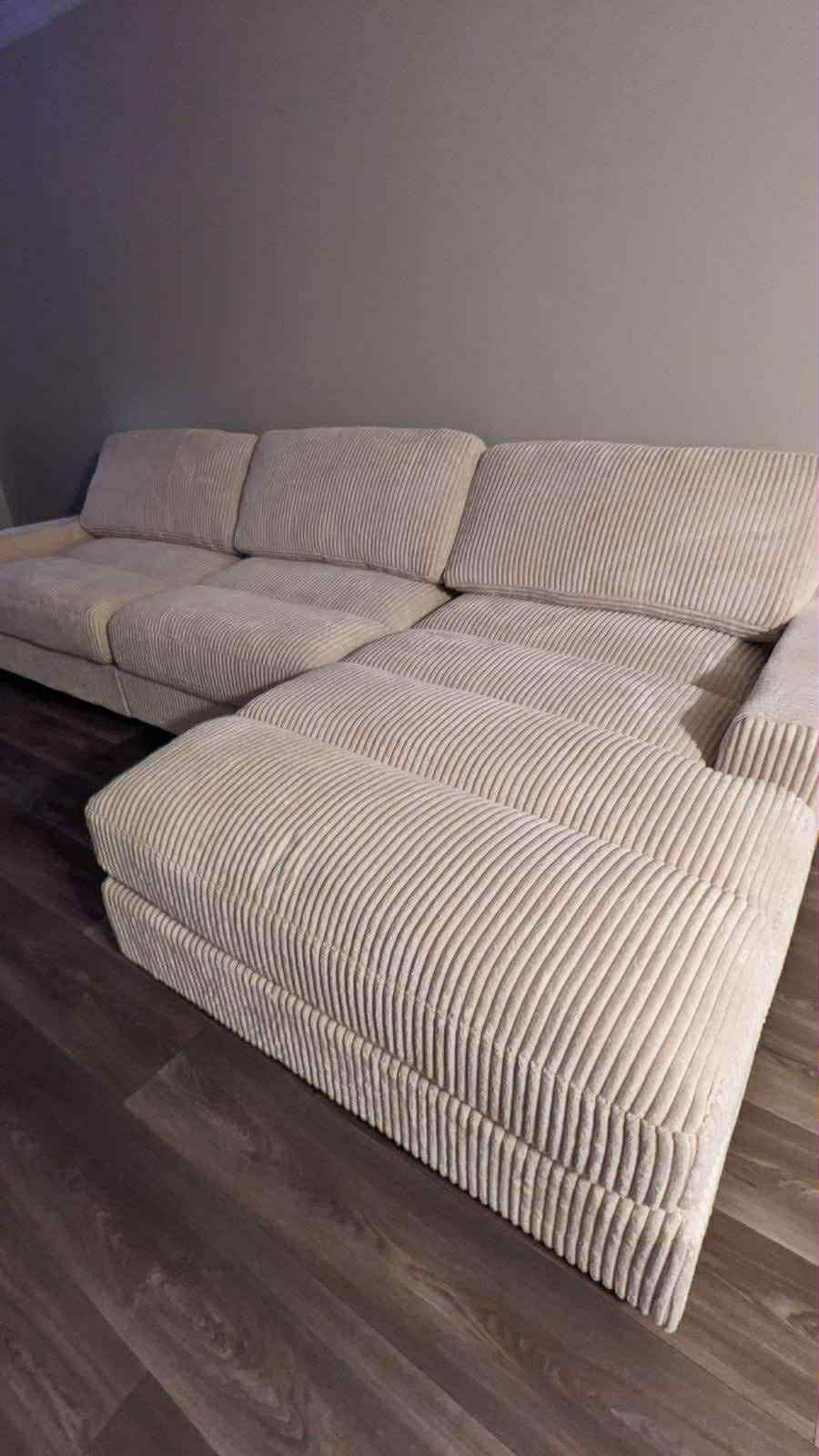 New 3 Piece Modular Sectional Couch! Includes Free Delivery 🚚! Free Assembly!