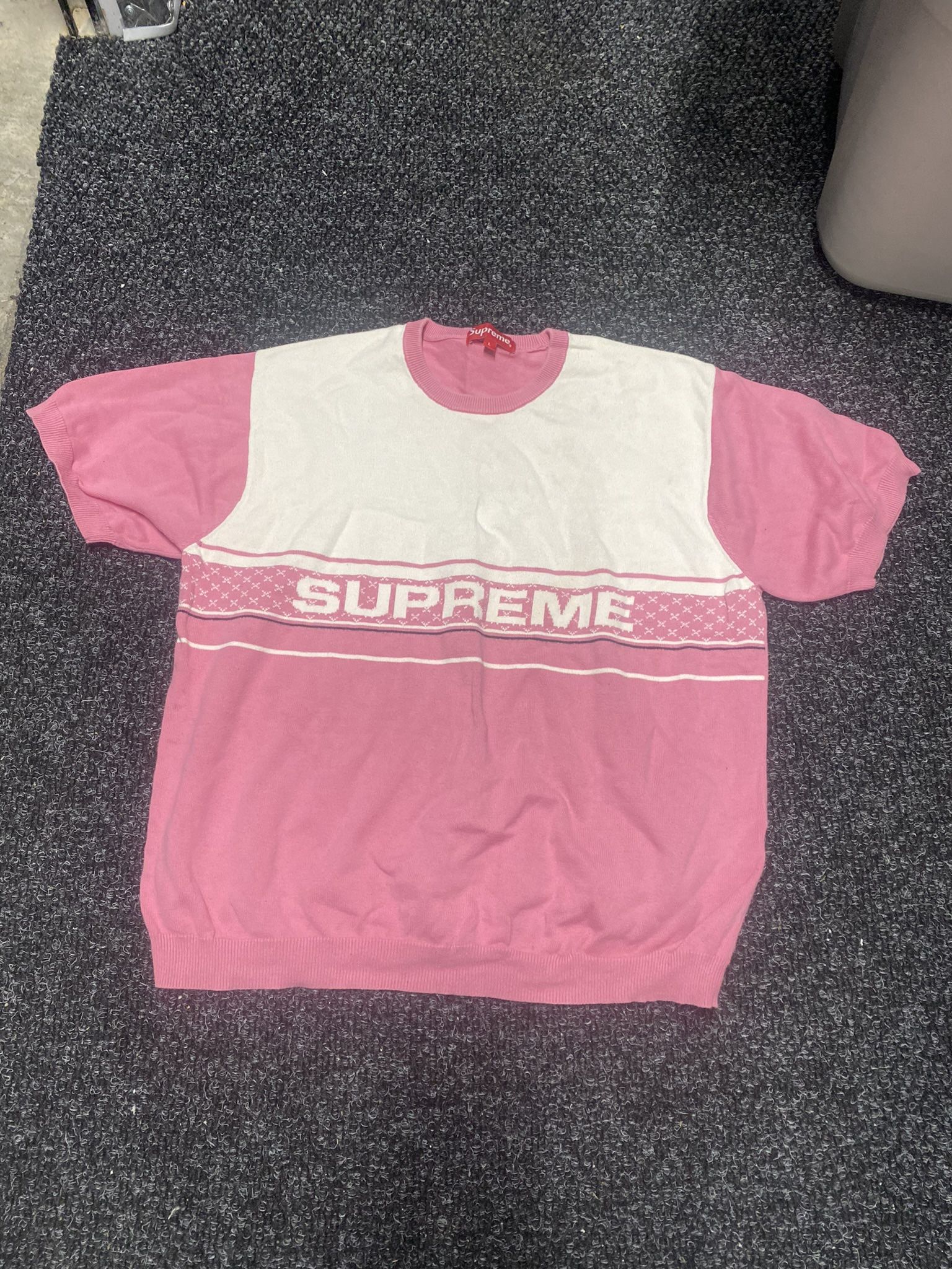 Supreme Womens Pullover Crew Neck Logo Sweatshirt Pink & White Size Large. Will have professionally cleaned if purchased at full price. Make an offer