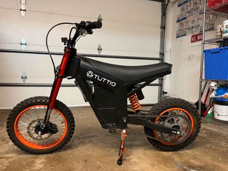 Tuttio Soleil 01   (Trades alowed)   Colors orange and black   Battery 48v