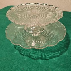 Glass cake or cupcake dish never used