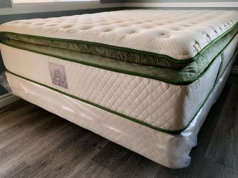 Queen organic elite superior hybrid cool gel memory Foamm pillow top 14inch Matres!