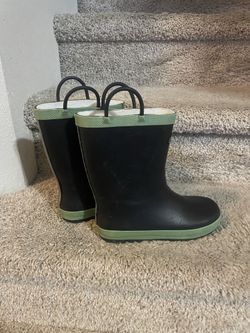 Kids size 3 rainboots