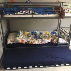 Bunk Bed With Trundle 