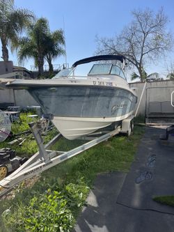2006 Seaswirl Striper 2101 Dual Console