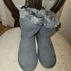 Lamo Stain And Water Resistant Suede Boots