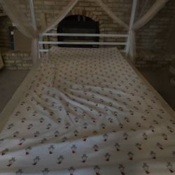 Bed Frame And Mattresses 