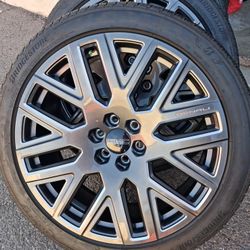 2026 NEW OEM ORIGINAL TAKEOFFS GMC YUKON DENALI ULTIMATE 24 INCH HAVE TPMS SENSORS TIRES BRIDGESTONE ALENZA 98 % DOT 1825 $ 3275