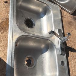 Stainless Steel Sinks 