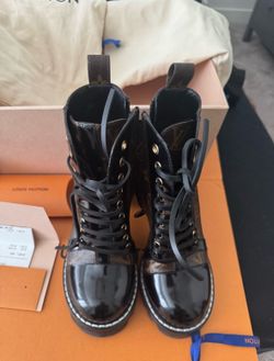 Woman lv Boots High top Like New 100% Authentic Size 36 LV Fits 5-5.5- 550$