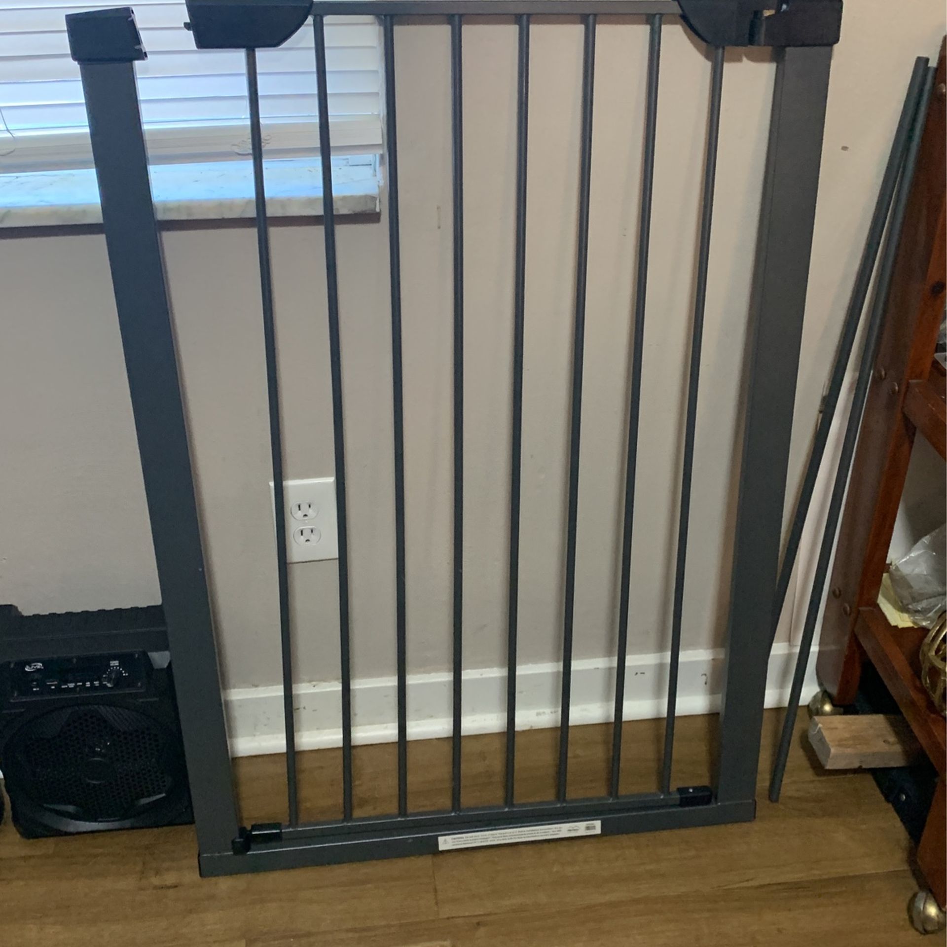 Pet Gate 29.5"W x 39.13"H