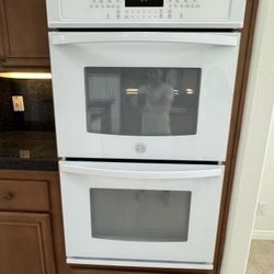KENMORE 30 “ ELECTRIC DOUBLE WALL OVEN IN WHITE MINT CONDITION ~$1800