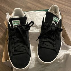 Men’s Black Suede Pumas Size 10