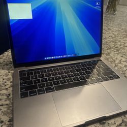 2019 MacBook Pro w/ Touch Bar