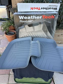 WeatherTech FloorLiner Set – Chrysler 300 / Dodge Charger (2011+) – Grey