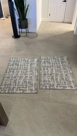 2 Rugs $5.00 Each