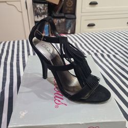 Size 6. Black Velvet, Open-Toed Tassel Heels