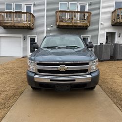 2011 Chevrolet 1500 Regular Cab Long bed