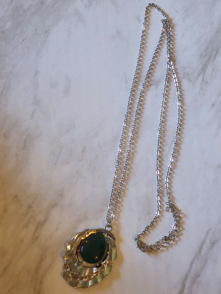 Green Stone Long Necklace 