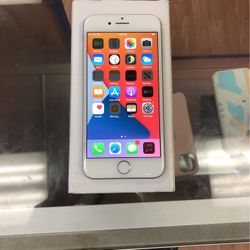 iPhone 8 Silver Factory Unlocked ! 60 Days Manufacture Warranty !