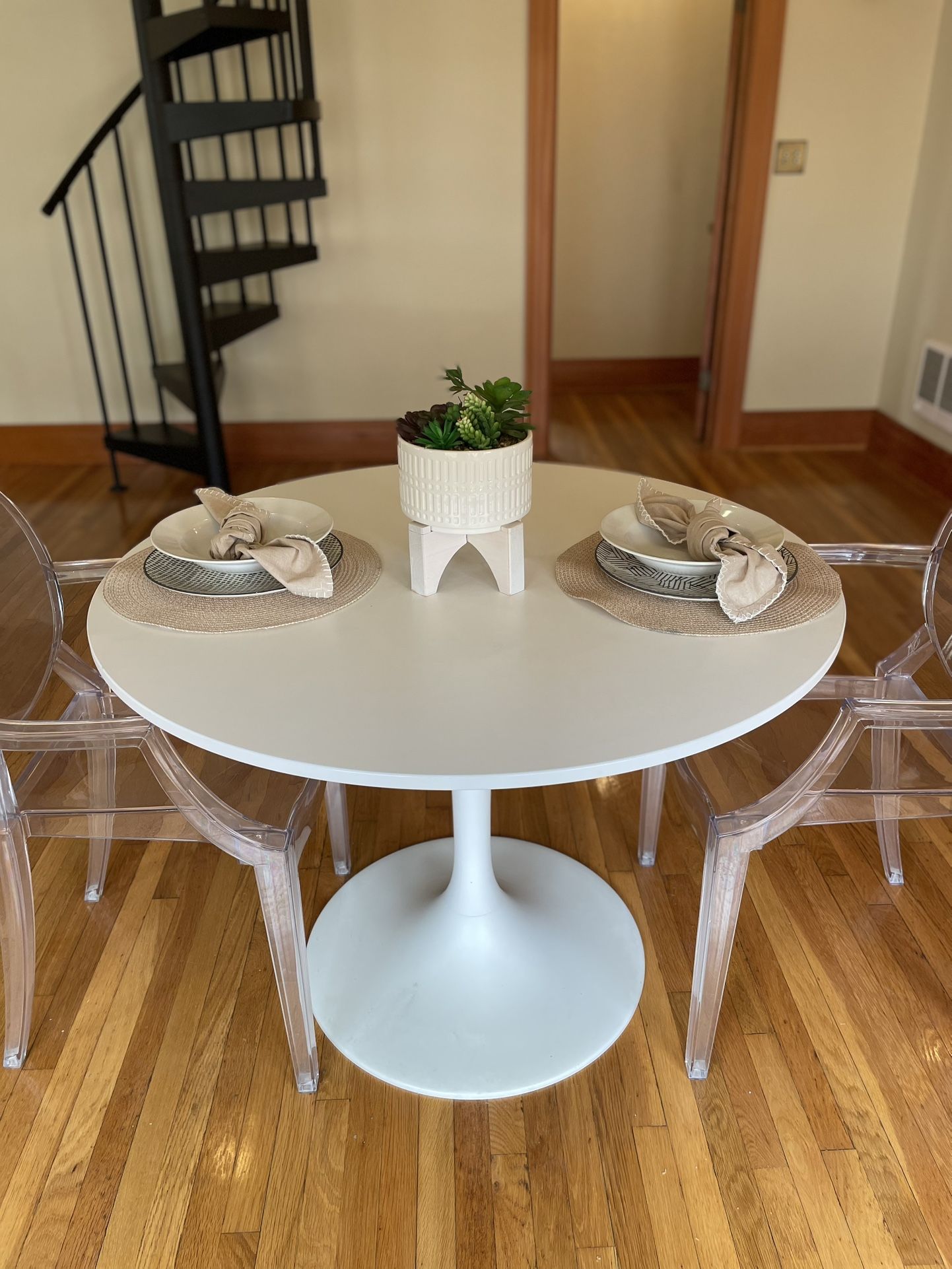 Round Dining Table **