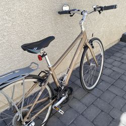 Ladies 15” Trek Hybrid 7.3 FX Road Bike 700 C Wheels 