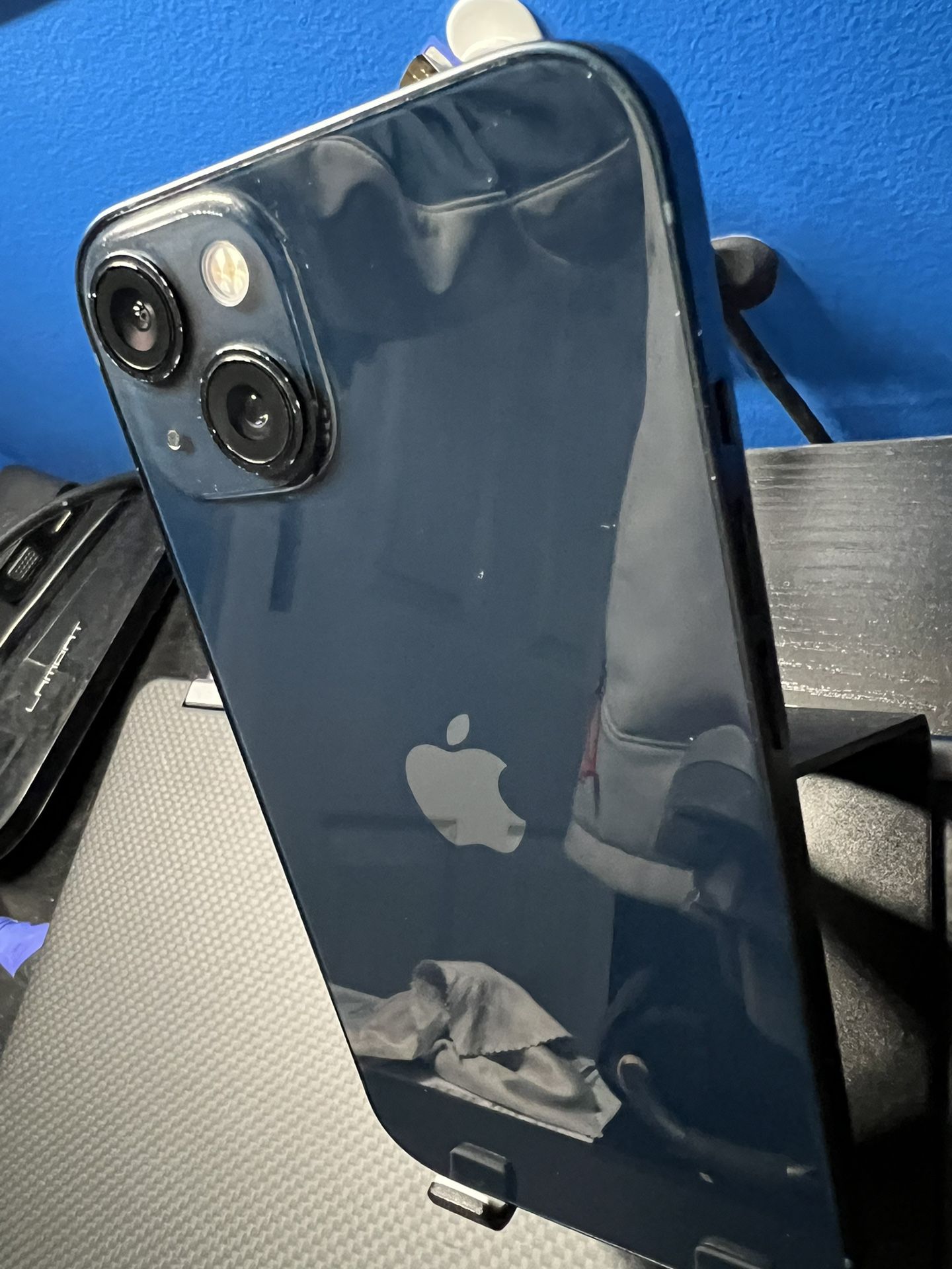 iPhone 13 256GB Unlocked Midnight (excellent condition)