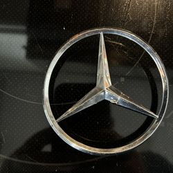 Mercedes Logo From Good And Trunk 