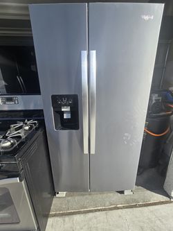Side by side fridge. Working like champ with whirpool stove.