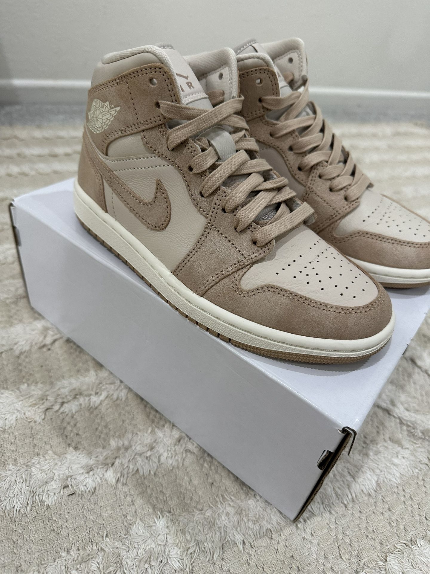 Women’s Air Jordans 1