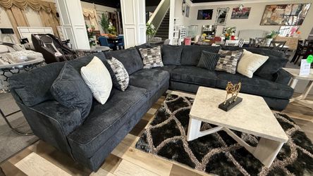 3 PC SECTIONAL CLEARANCE