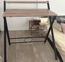 Foldable desk