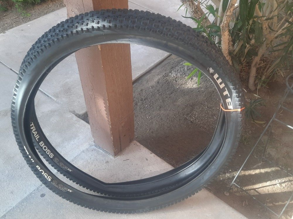 SPECIALIZED TRAIL BOOS 29X2.25 NEW TIRES