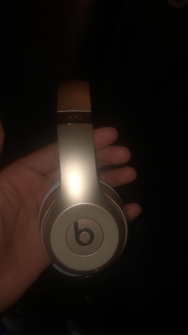 Gold Wireless Beats by Dre